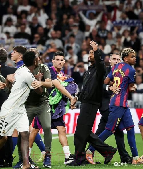 马卡：本泽马、卡瓦哈尔周末联赛出战加的斯成疑